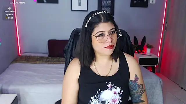 Snapshot of Veronika_metal chatting on 03/06/25, 11:25 Veronika metal online show from 03/06/25, 11:25