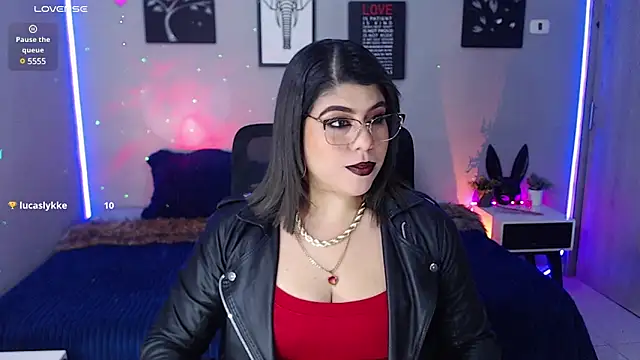 Snapshot of Veronika_metal chatting on 03/13/25, 01:18 Veronika metal online show from 03/13/25, 01:18