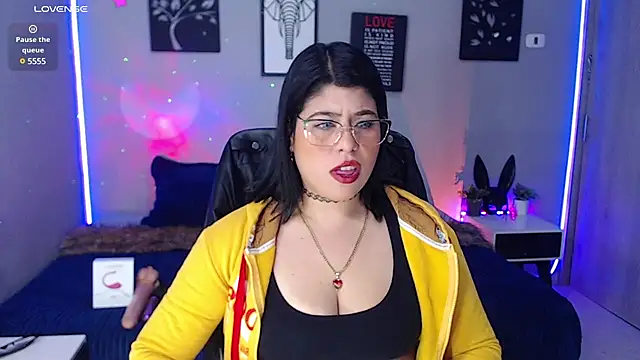 Snapshot of Veronika_metal chatting on 03/19/25, 01:40 Veronika metal online show from 03/19/25, 01:40