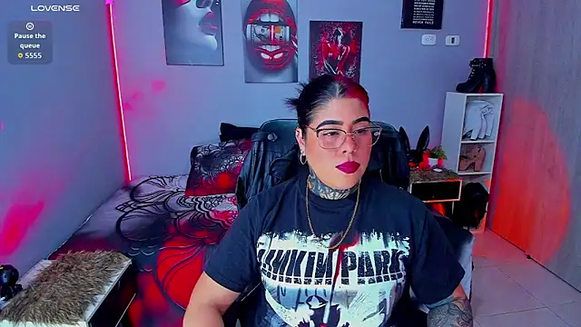 Snapshot of Veronika_metal chatting on 09/16/25, 06:31 Veronika metal online show from 09/16/25, 06:31