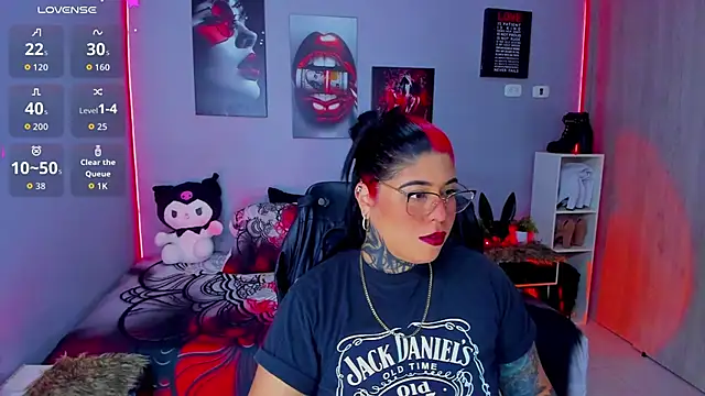 Snapshot of Veronika_metal chatting on 10/02/25, 11:17 Veronika metal online show from 10/02/25, 11:17