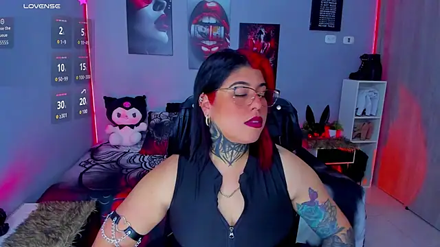 Snapshot of Veronika_metal chatting on 10/04/25, 02:04 Veronika metal online show from 10/04/25, 02:04