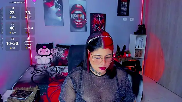 Snapshot of Veronika_metal chatting on 10/08/25, 12:58 Veronika metal online show from 10/08/25, 12:58