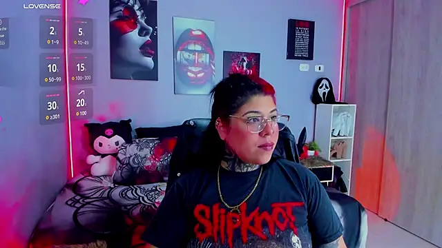 Snapshot of Veronika_metal chatting on 11/04/25, 08:46 Veronika metal online show from 11/04/25, 08:46