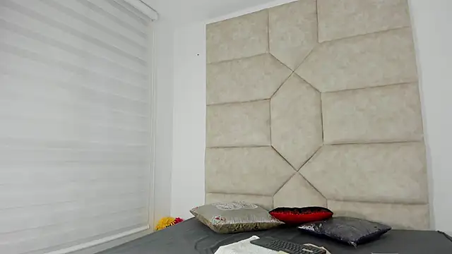 Snapshot of Vaiolett_Smith chatting on 09/24/25, 10:51 Vaiolett Smith online show from 09/24/25, 10:51