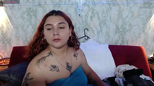 Snapshot of kitty_devourer_ chatting on 03/11/25, 08:31 kitty devourer online show from 03/11/25, 08:31