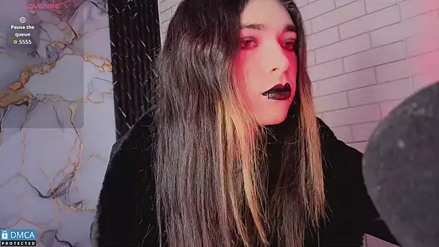 MaeveKuro online show from 05/06/26, 03:02