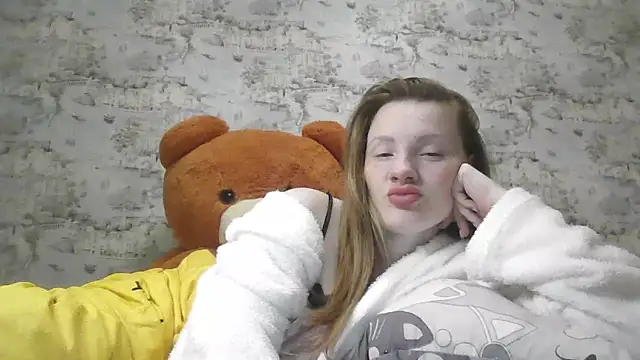 Snapshot of Eveline_May chatting on 02/27/25, 10:09 Eveline May online show from 02/27/25, 10:09