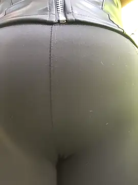 roxanasexy2025 online show from 03/19/26, 04:00