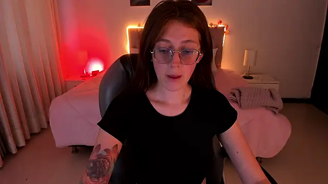 Emily Warren  online show from 11/10/25, 07:46