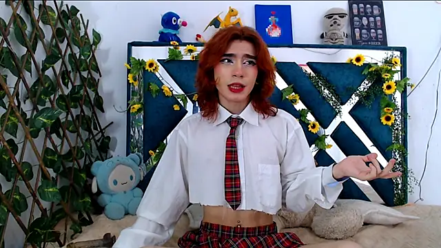 Snapshot of charly__evans chatting on 10/24/25, 05:42 charly evans online show from 10/24/25, 05:42