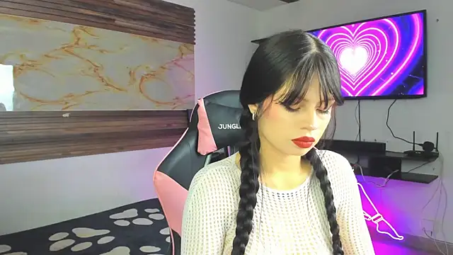 Cloe roouse online show from 10/28/25, 08:22