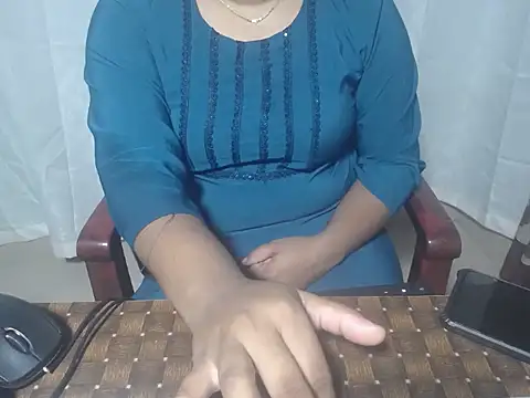 Snapshot of Megha-34 chatting on 10/11/25, 11:58 Megha-34 online show from 10/11/25, 11:58