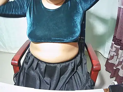 Snapshot of Megha-34 chatting on 12/20/25, 06:37 Megha-34 online show from 12/20/25, 06:37