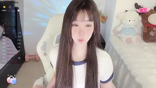 Snapshot of Milla-z chatting on 09/23/25, 08:39 Milla-z online show from 09/23/25, 08:39