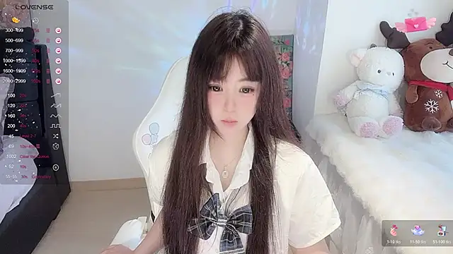 Snapshot of Milla-z chatting on 10/17/25, 08:28 Milla-z online show from 10/17/25, 08:28