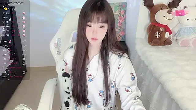 Snapshot of Milla-z chatting on 10/27/25, 03:21 Milla-z online show from 10/27/25, 03:21