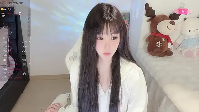 Snapshot of Milla-z chatting on 11/17/25, 03:23 Milla-z online show from 11/17/25, 03:23