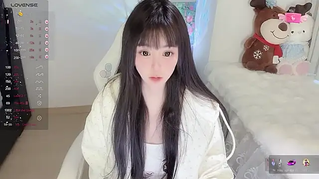 Snapshot of Milla-z chatting on 11/21/25, 04:33 Milla-z online show from 11/21/25, 04:33