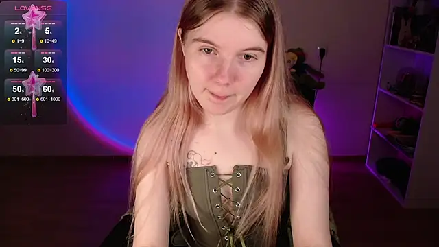 Strawberry juli online show from 03/21/26, 03:26