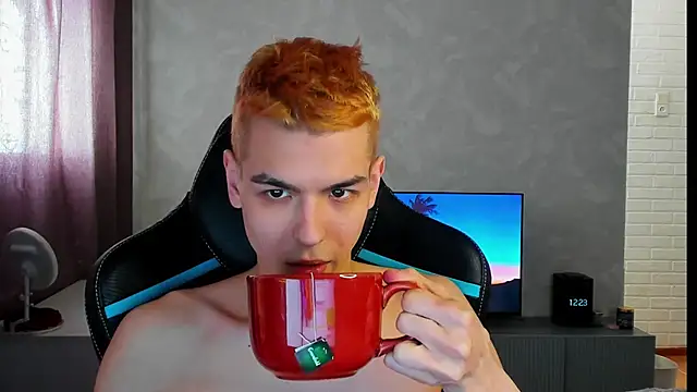 Snapshot of TravisRevas chatting on 03/09/25, 09:24 TravisRevas online show from 03/09/25, 09:24