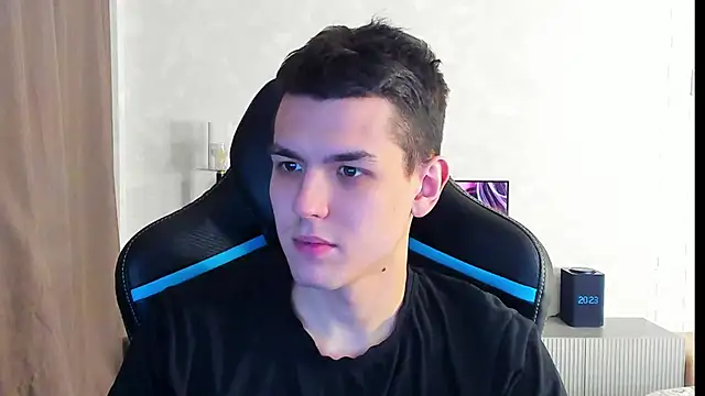 Snapshot of TravisRevas chatting on 03/14/25, 05:24 TravisRevas online show from 03/14/25, 05:24