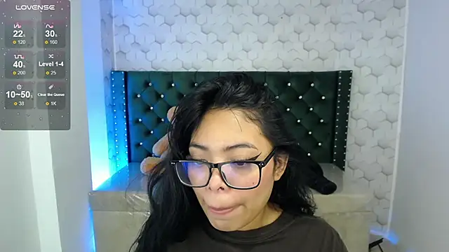 Sarah evansm online show from 09/11/25, 02:11