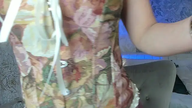 Liannaa  online show from 10/23/25, 07:45