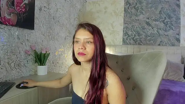 Snapshot of Arianaa_collins chatting on 11/05/25, 11:43 Arianaa collins online show from 11/05/25, 11:43