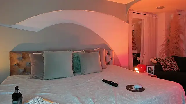 Snapshot of Elizabeth_clark_ chatting on 11/12/25, 07:46 Elizabeth clark online show from 11/12/25, 07:46