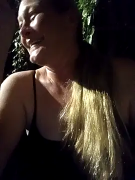 wetnwildforyou online show from 09/27/25, 03:00