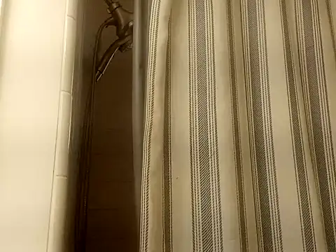 wetnwildforyou online show from 10/04/25, 05:22