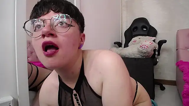 Snapshot of safyka chatting on 03/20/25, 04:20 safyka online show from 03/20/25, 04:20