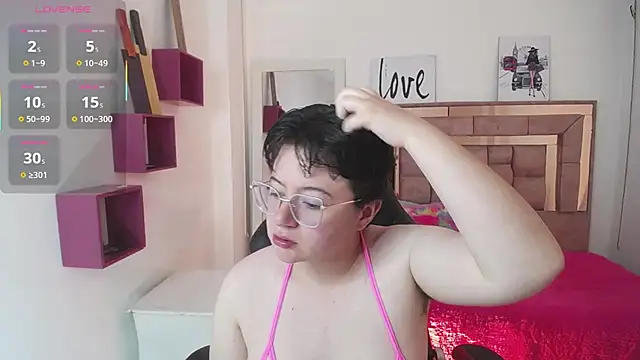 Snapshot of safyka chatting on 09/08/25, 05:45 safyka online show from 09/08/25, 05:45