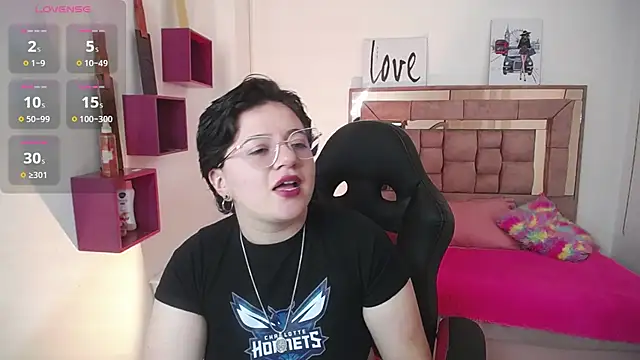 Snapshot of safyka chatting on 11/06/25, 03:07 safyka online show from 11/06/25, 03:07