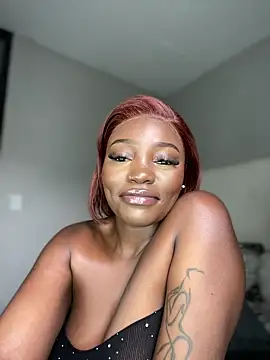 Snapshot of PrincessTamara chatting on 09/28/25, 12:43 PrincessTamara online show from 09/28/25, 12:43