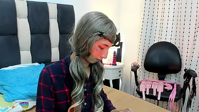 loverisu-coral online show from 03/16/25, 09:16