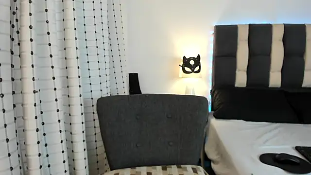 loverisu-coral online show from 11/27/25, 08:55