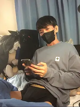 Snapshot of pandesal_aki chatting on 10/28/25, 03:25 pandesal aki online show from 10/28/25, 03:25