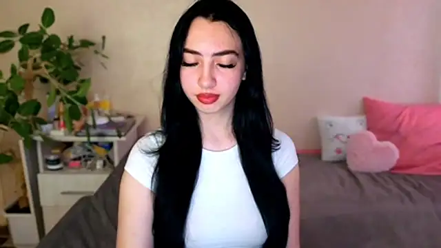 WildKittenX  online show from 06/26/26, 04:06