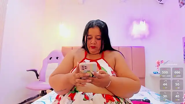 Snapshot of LunaaSweett chatting on 12/05/25, 08:38 LunaaSweett online show from 12/05/25, 08:38