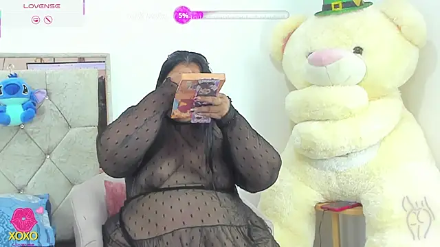 LunaaSweett online show from 04/30/26, 08:37