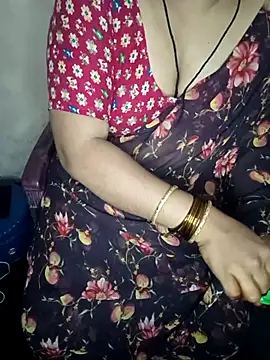 Snapshot of Bagi-Sexy chatting on 10/07/25, 07:55 Bagi-Sexy online show from 10/07/25, 07:55