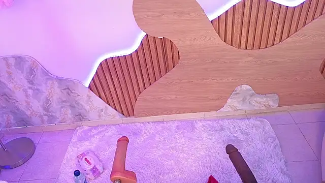 madisonjones- online show from 04/16/26, 09:39