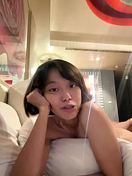 Snapshot of ladypaggy chatting on 10/08/25, 05:49 ladypaggy online show from 10/08/25, 05:49