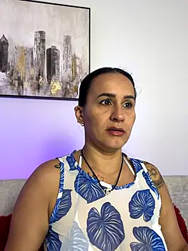 Sara Charmy online show from 11/05/25, 11:32