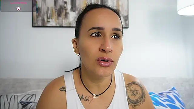 Sara Charmy online show from 02/02/26, 11:09