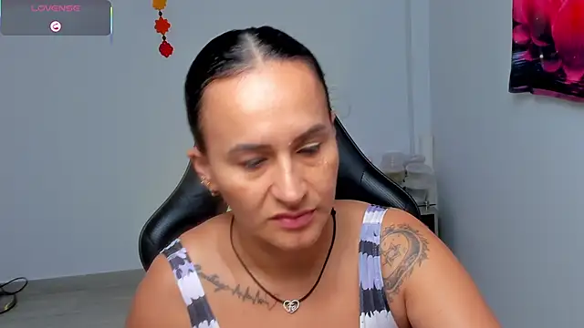 Sara Charmy online show from 05/17/26, 11:39