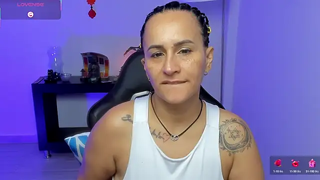 Sara Charmy online show from 06/18/26, 04:00