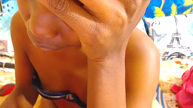 Snapshot of ChocolateClit chatting on 10/21/25, 05:30 ChocolateClit online show from 10/21/25, 05:30